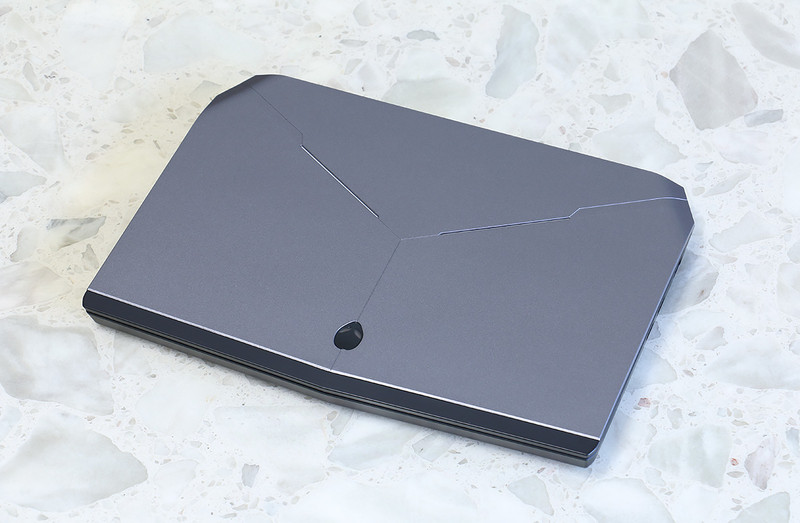 Duang一下就变强了，全新外星人Alienware 13游戏笔记本&外置显卡扩展坞深度评测！