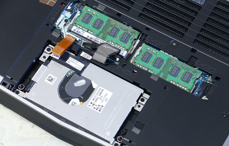 Duang一下就变强了，全新外星人Alienware 13游戏笔记本&外置显卡扩展坞深度评测！