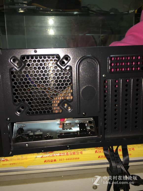 装机并不难，看妹子如何轻松装机。