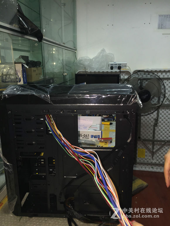 装机并不难，看妹子如何轻松装机。