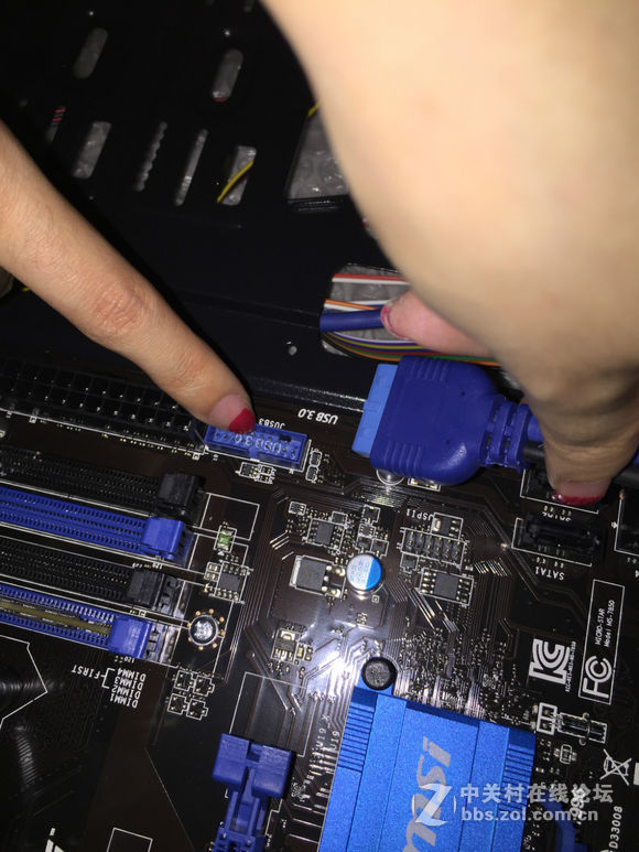 装机并不难，看妹子如何轻松装机。