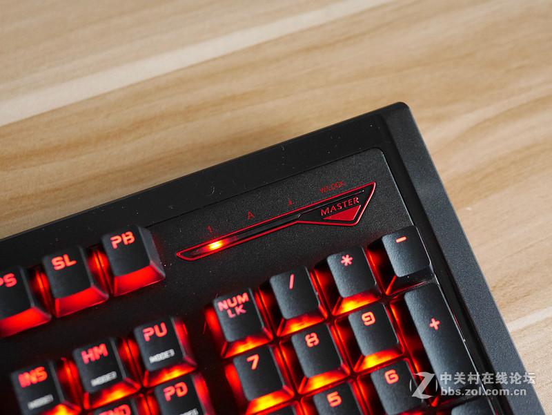 换轴饕餮大餐 首席玩家蒸汽朋克白轴104键可换轴机械键盘