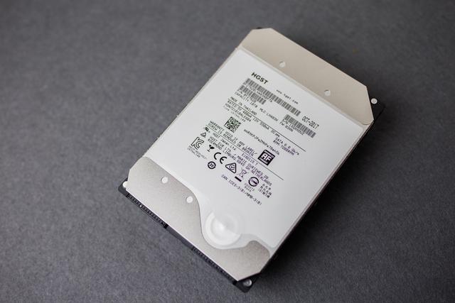 #超大容量 自由存储＃ 有容乃大！HGST 10TB NAS硬盘高速让你塞满欧美动作大片！