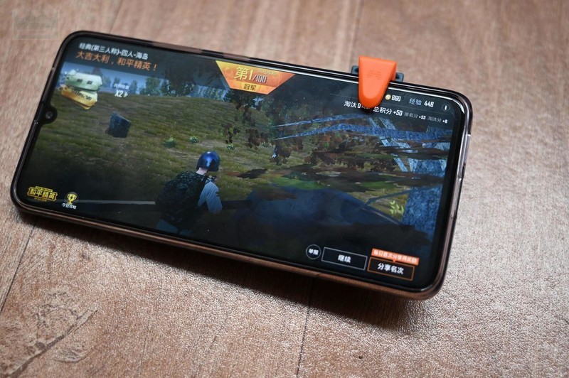 狭路相逢，沉稳敲击，北通J1手机按键体验