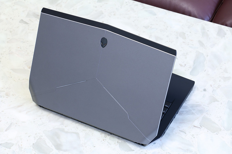 Duang一下就变强了，全新外星人Alienware 13游戏笔记本&外置显卡扩展坞深度评测！