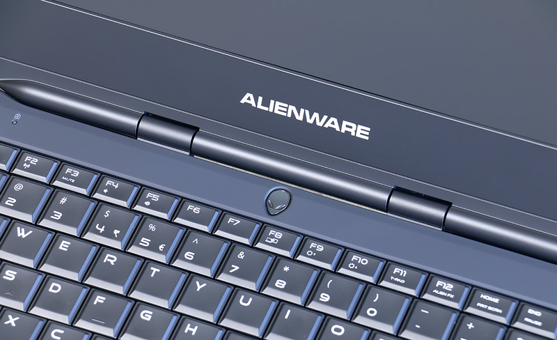 Duang一下就变强了，全新外星人Alienware 13游戏笔记本&外置显卡扩展坞深度评测！