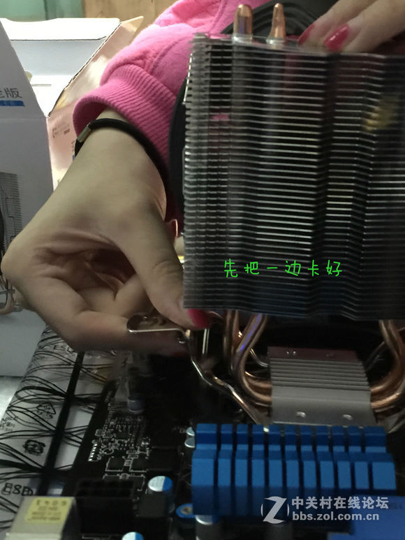 装机并不难，看妹子如何轻松装机。