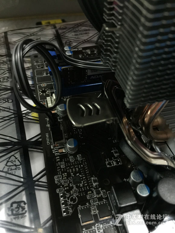 装机并不难，看妹子如何轻松装机。