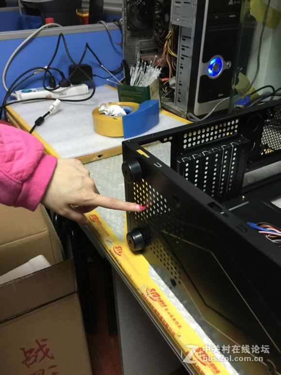 装机并不难，看妹子如何轻松装机。