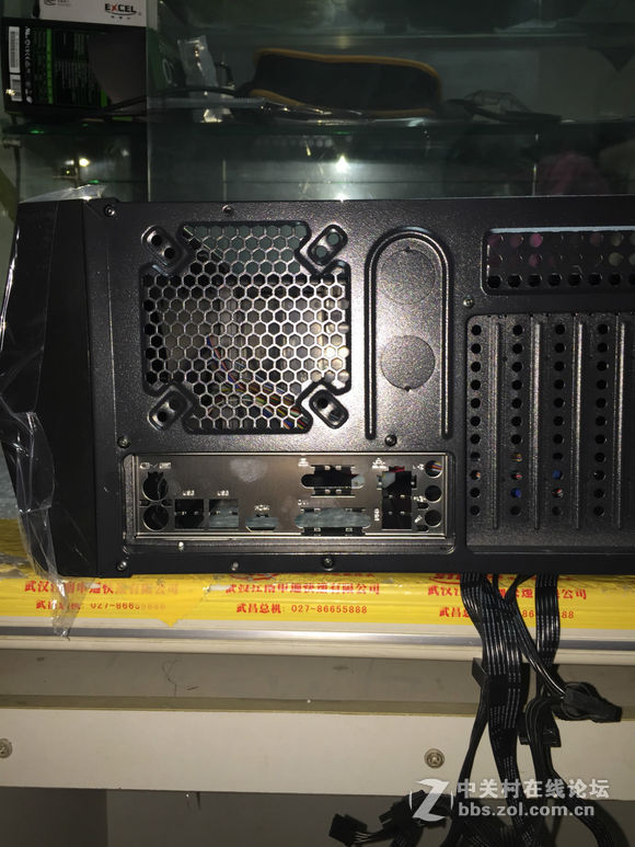 装机并不难，看妹子如何轻松装机。