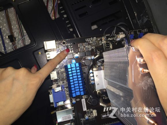 装机并不难，看妹子如何轻松装机。