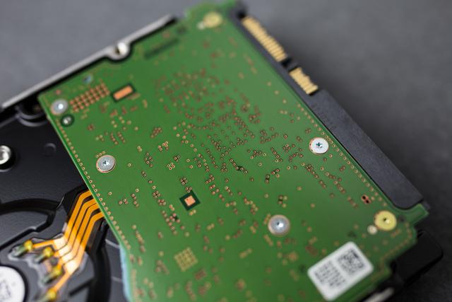 #超大容量 自由存储＃ 有容乃大！HGST 10TB NAS硬盘高速让你塞满欧美动作大片！