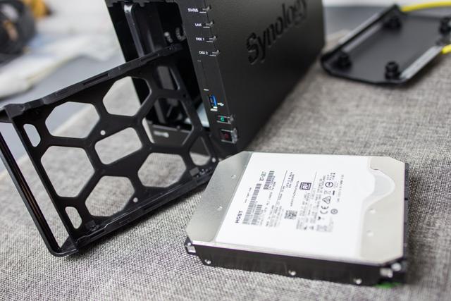 #超大容量 自由存储＃ 有容乃大！HGST 10TB NAS硬盘高速让你塞满欧美动作大片！