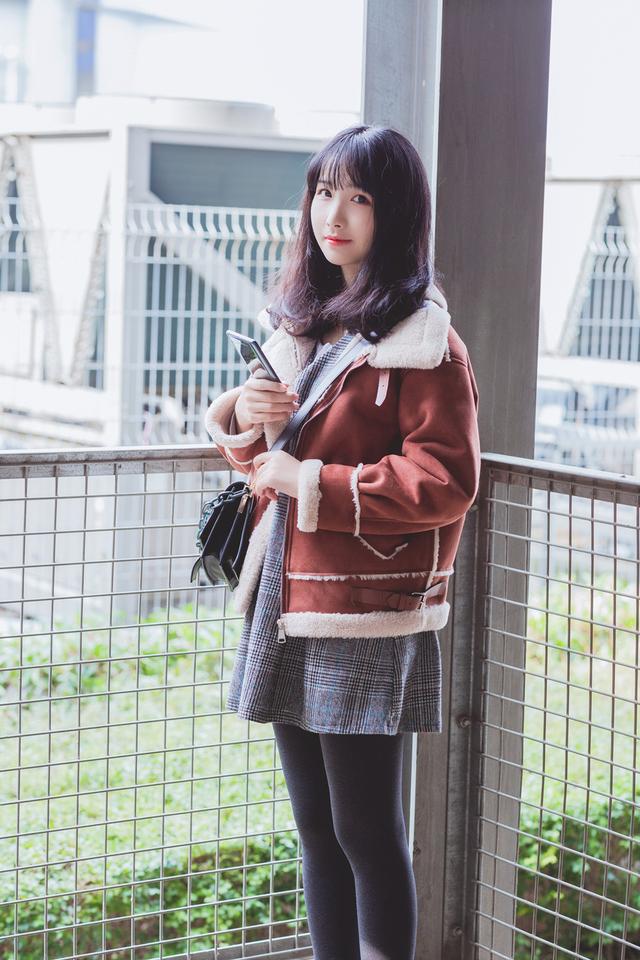 脑洞大开的设计，手机拿反了也能用，超100%屏占比