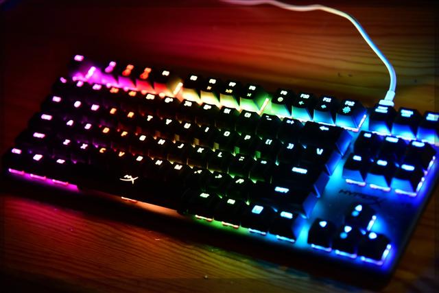 #外设# HyperX红轴，什么鬼？—HyperX阿洛伊Origins机械键盘评测
