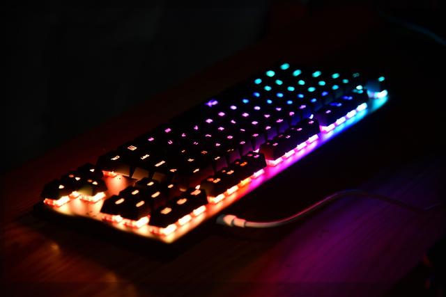 #外设# HyperX红轴，什么鬼？—HyperX阿洛伊Origins机械键盘评测