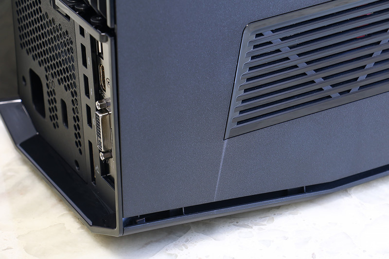 Duang一下就变强了，全新外星人Alienware 13游戏笔记本&外置显卡扩展坞深度评测！