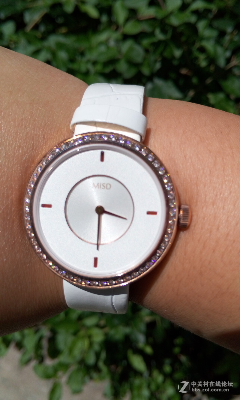 【朵唯MISD智能宝石腕表】绿叶丛中一点亮！