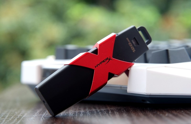 亲测金士顿HyperX Savage U盘与SSD的差距有多大？