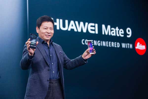 iPhone 8 遭怼了！！华为mate10撞车其发布时间