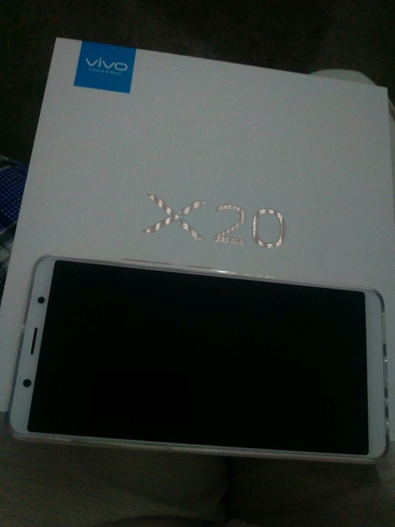 vivo X20首批提货了。