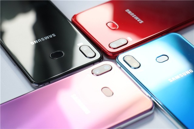 星空体育平台Galaxy A6s炫彩以青春之名