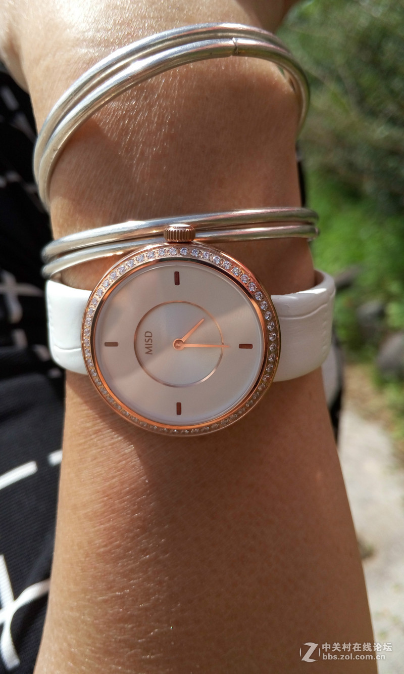 【朵唯MISD智能宝石腕表】绿叶丛中一点亮！