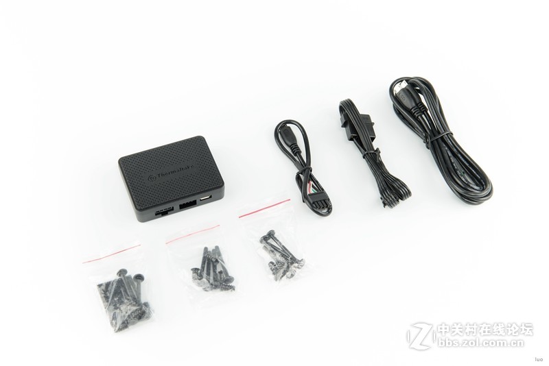 RGB灯效玩出范，TT Riing RGB 12cm 软件控制版3风扇套装开箱分享