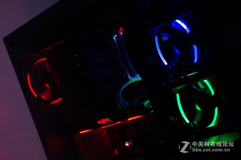 RGB灯效玩出范，TT Riing RGB 12cm 软件控制版3风扇套装开箱分享