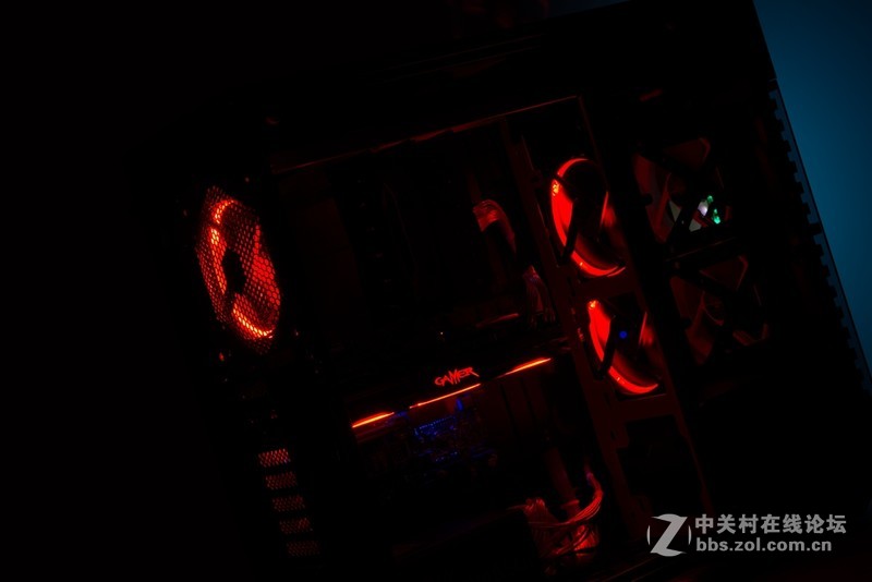 RGB灯效玩出范，TT Riing RGB 12cm 软件控制版3风扇套装开箱分享