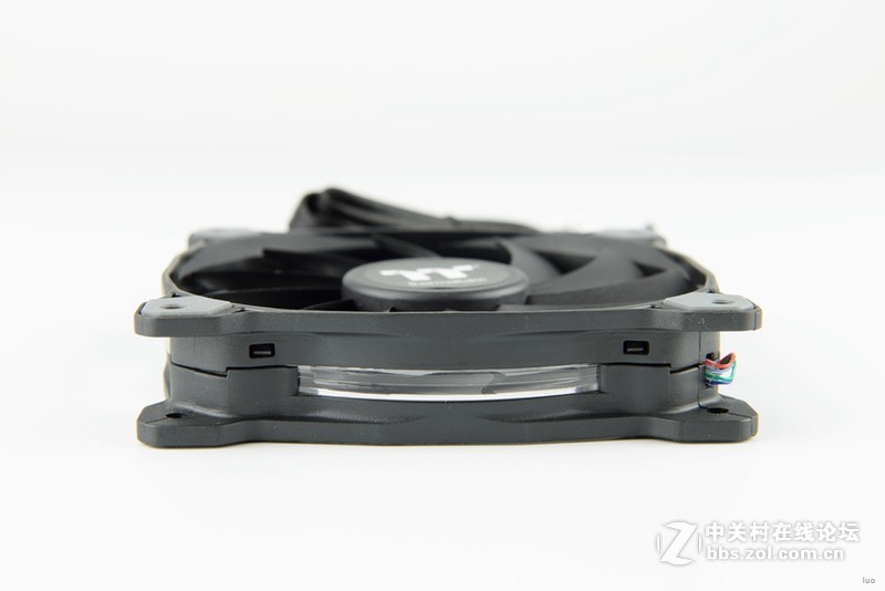 RGB灯效玩出范，TT Riing RGB 12cm 软件控制版3风扇套装开箱分享