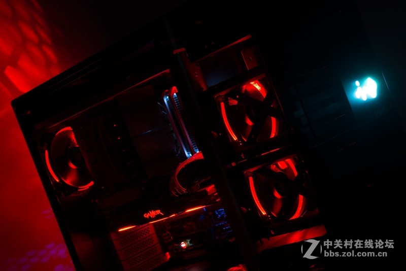 RGB灯效玩出范，TT Riing RGB 12cm 软件控制版3风扇套装开箱分享