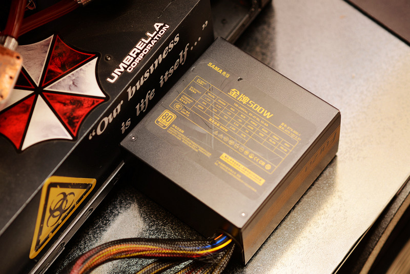 再秀下拉风的坦克水冷MOD，玩游戏超爽啊！