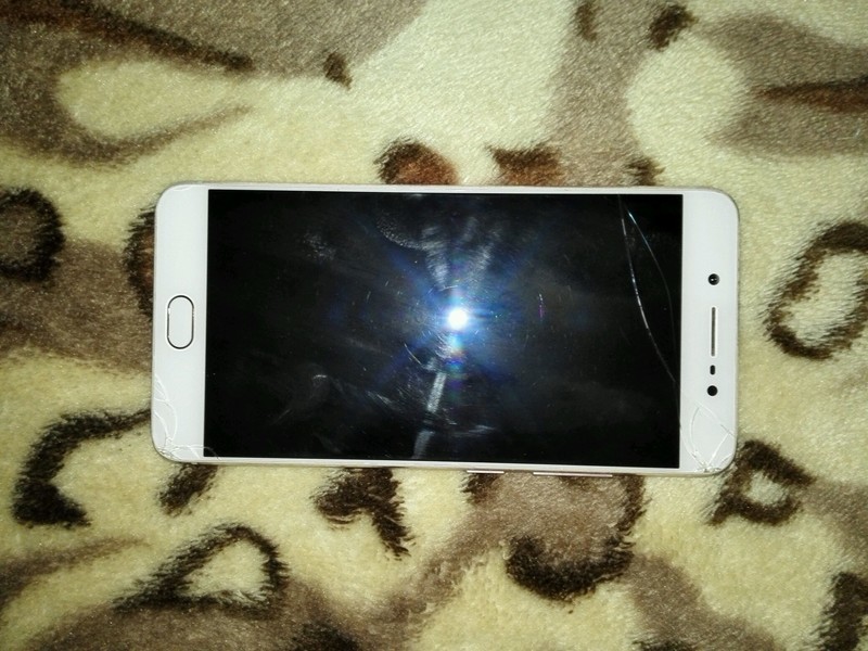 vivox7plus屏幕坏了