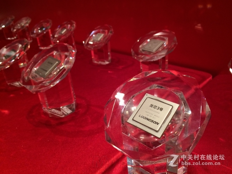 【又有照片了】龙芯的中端3a2000与主流cpu对比