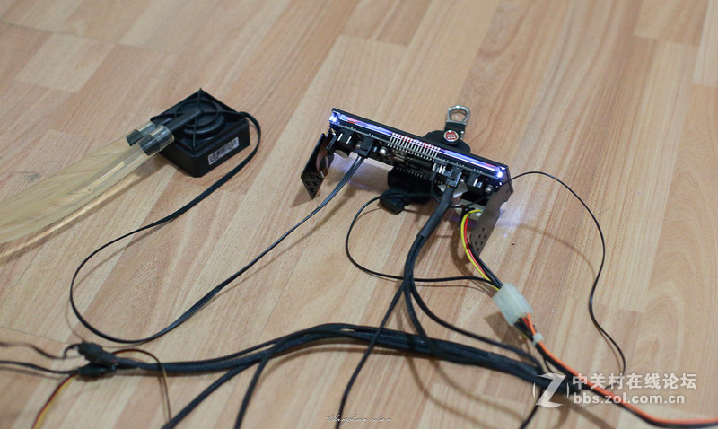 Lamptron CM430双色限量版+HAF 915F改外置水冷 SHOW