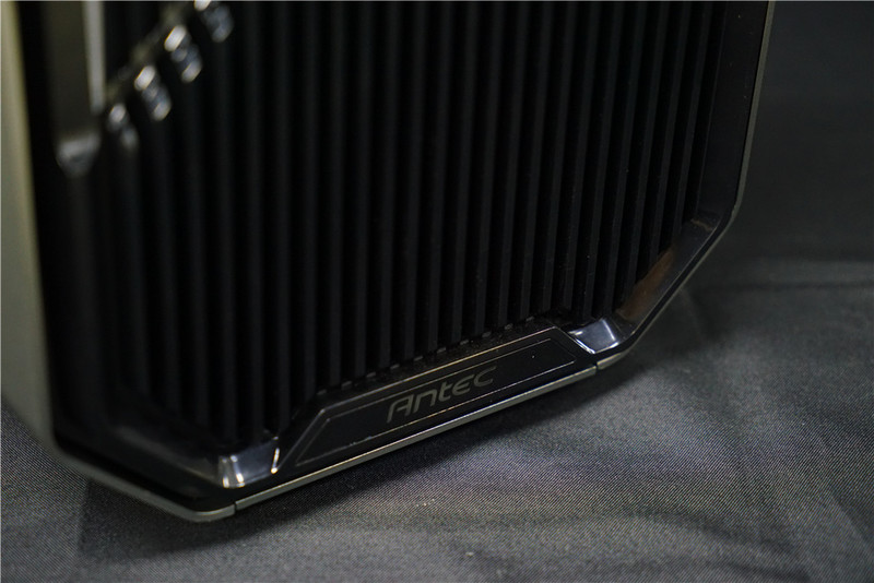 「Z玩主」从零开始的分体水冷主机装机作业