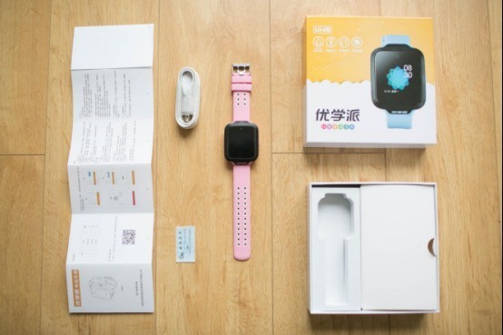 #小手表 守护大安全#不仅是一款智能通话手表，还是一份关爱与守护——优学派uw5