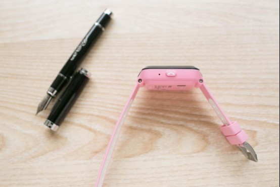 #小手表 守护大安全#不仅是一款智能通话手表，还是一份关爱与守护——优学派uw5