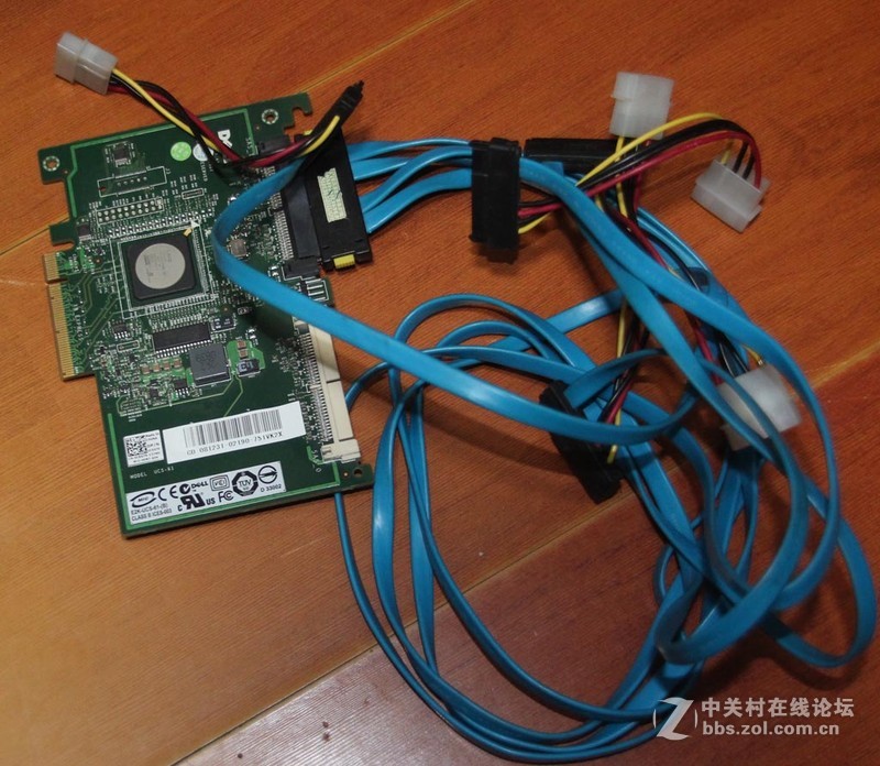 出非编一套和SAS盘4块