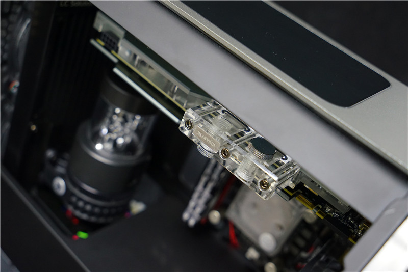 「Z玩主」从零开始的分体水冷主机装机作业