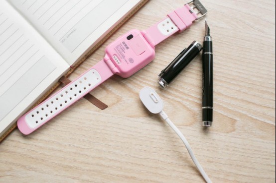 #小手表 守护大安全#不仅是一款智能通话手表，还是一份关爱与守护——优学派uw5