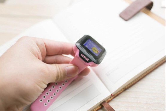 #小手表 守护大安全#不仅是一款智能通话手表，还是一份关爱与守护——优学派uw5