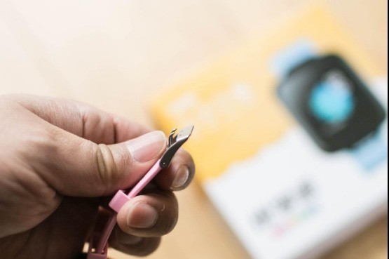 #小手表 守护大安全#不仅是一款智能通话手表，还是一份关爱与守护——优学派uw5