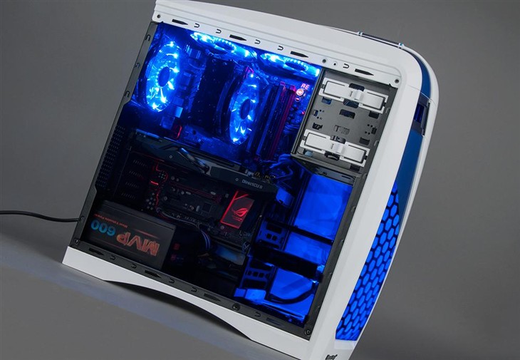 2015年全球PC销量创史上最大跌幅，7年来首次跌破3亿台