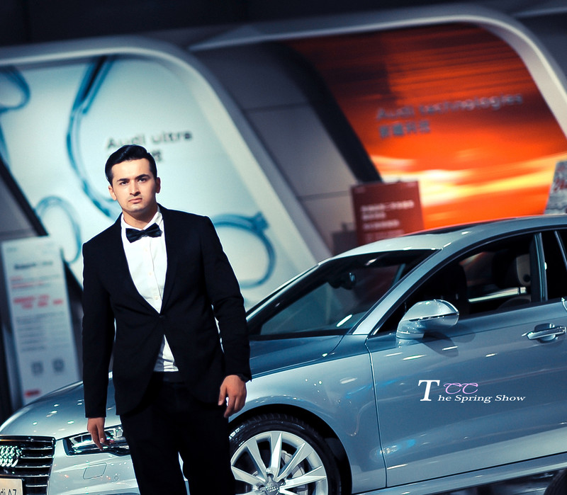 2016哈尔滨国际车展奥迪男模