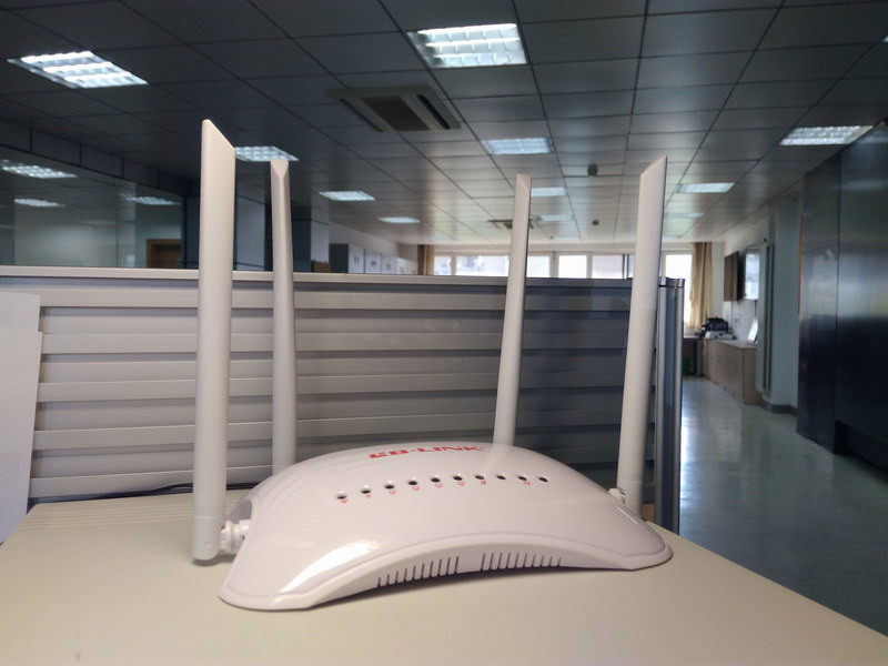 WiFi慢到哭？用这4招调节路由器，网速快3倍