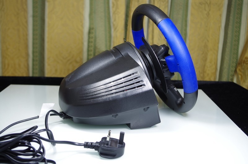 立体盲的我，在虚拟世界里第一次把握方向盘