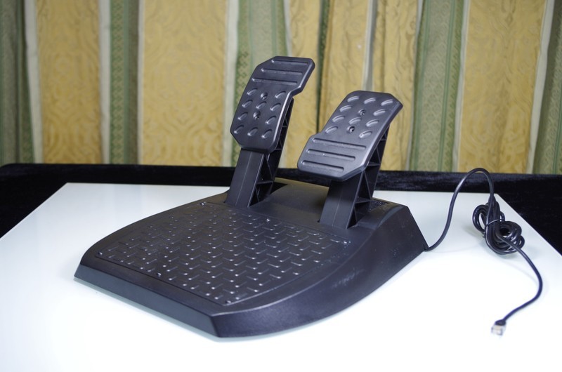 立体盲的我，在虚拟世界里第一次把握方向盘