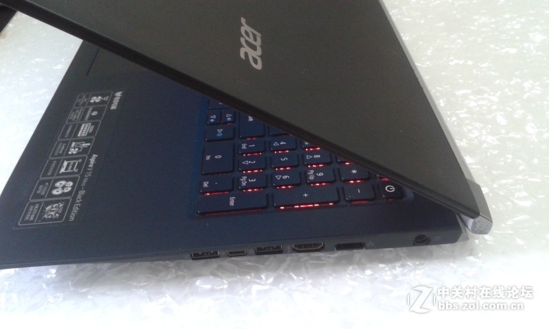 卖了-------超薄款游戏机，4个喇叭，游戏本